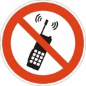 P18 "Запрещается пользоваться мобильным телефоном или рацией" 200x200х2 мм пластик